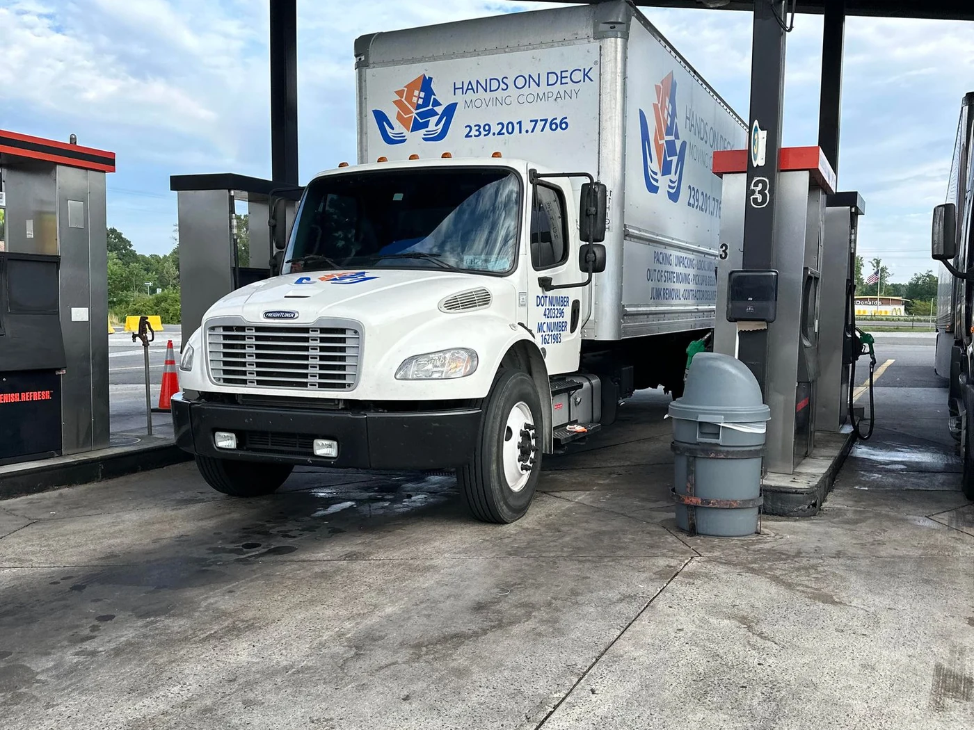 Hands On Deck moving truck ready for a customer move