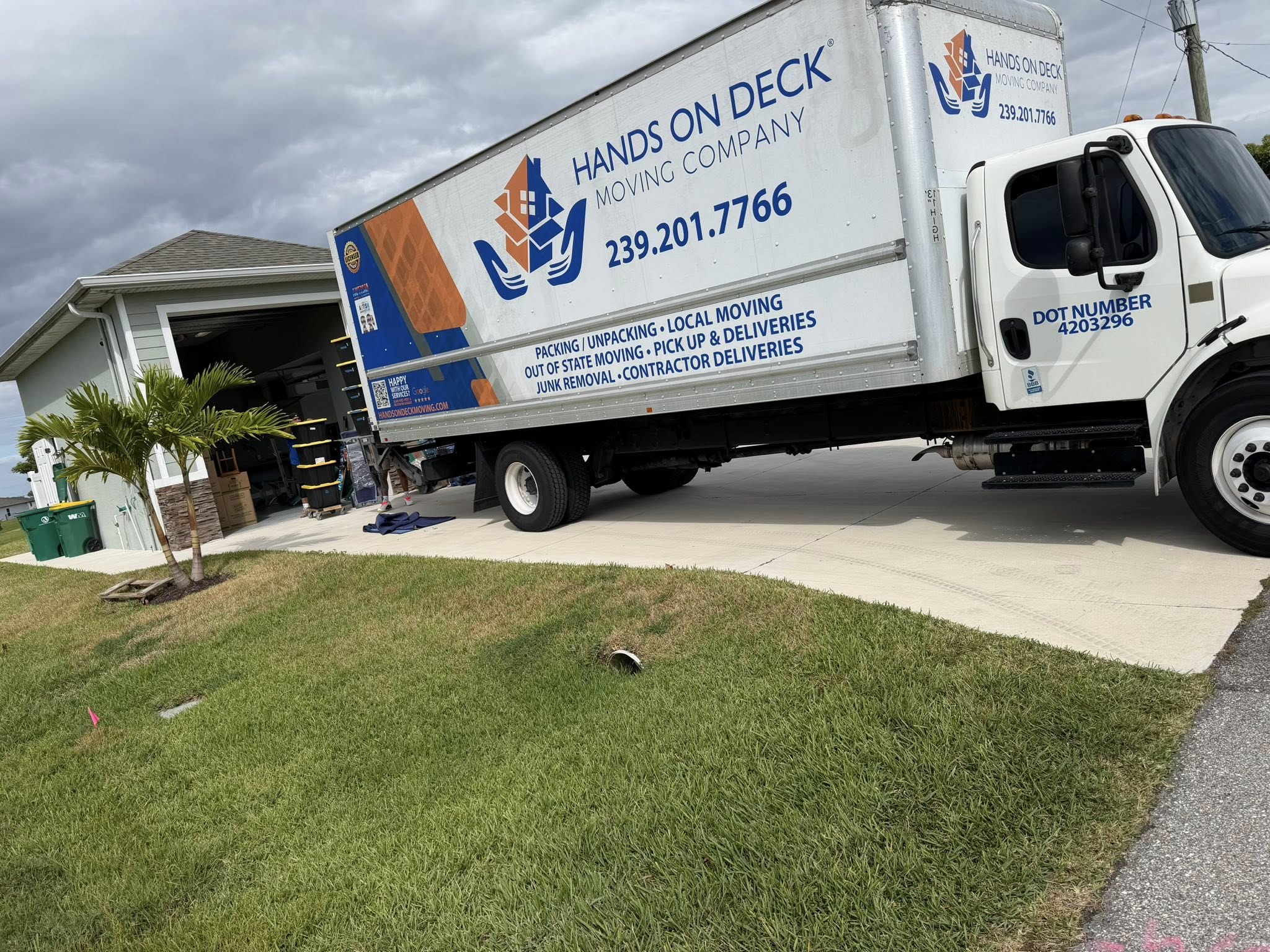 Hands On Deck Moving Company truck serving a Southwest Florida move